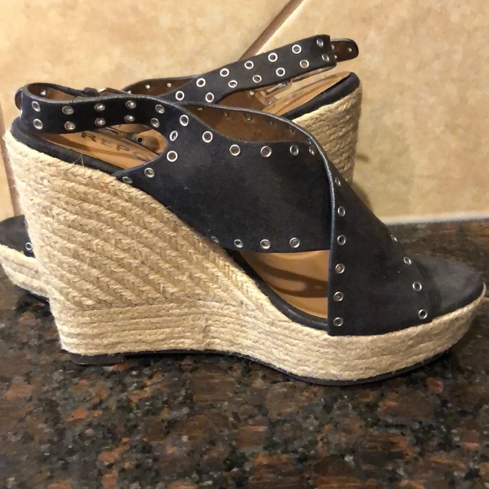 Report Caden Black Rope Wedges
